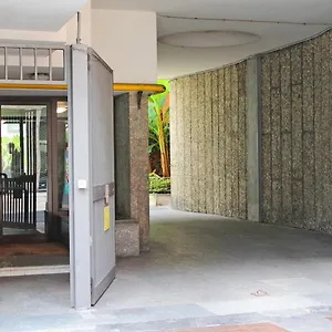 Hale - Porta Romana Apartment