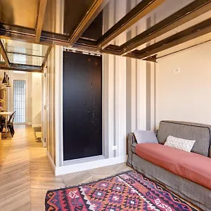 Dezza Loft Apartment